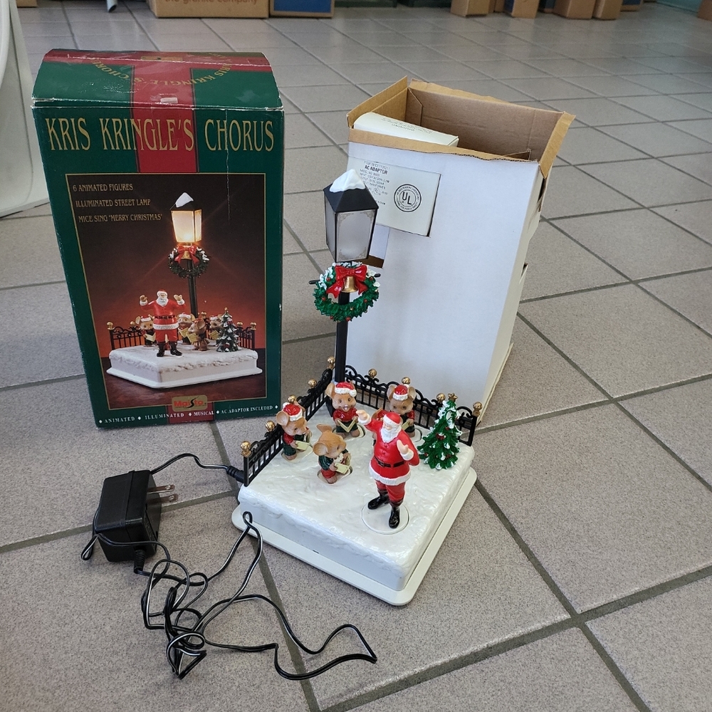 Vintage 1996 Maisto Kris Kringle's Chorus Musical Christmas Decoration